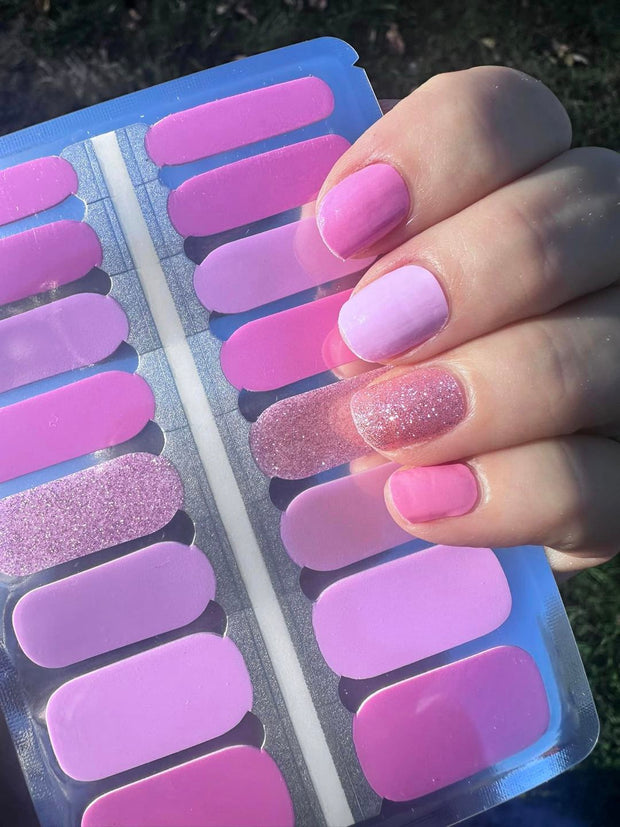 Pinkalishous  -  Nail Polish Wraps