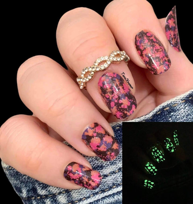 The Glow Must Go On -  De’s Nails Exclusive Nail Polish Wraps