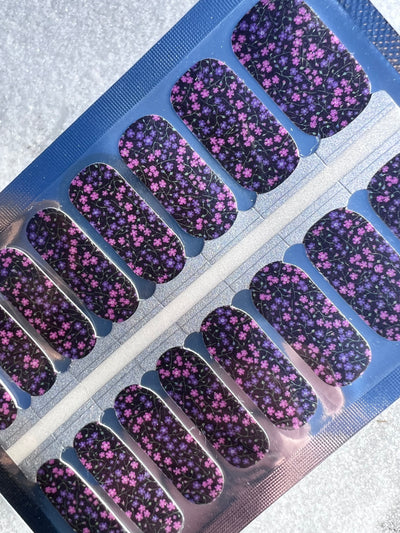 Dainty Daisy -  Designer Nail Polish Wraps