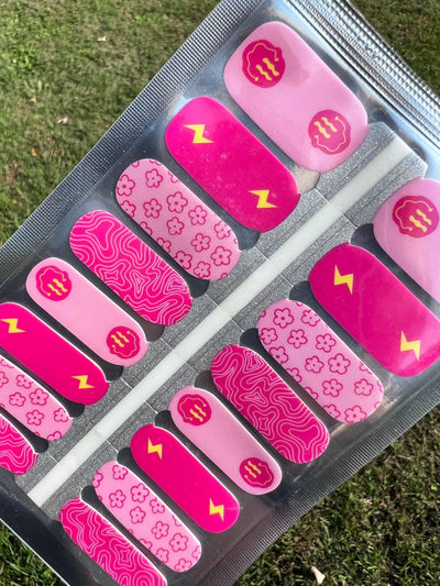 Dazed In Pink - Nail Polish Wraps